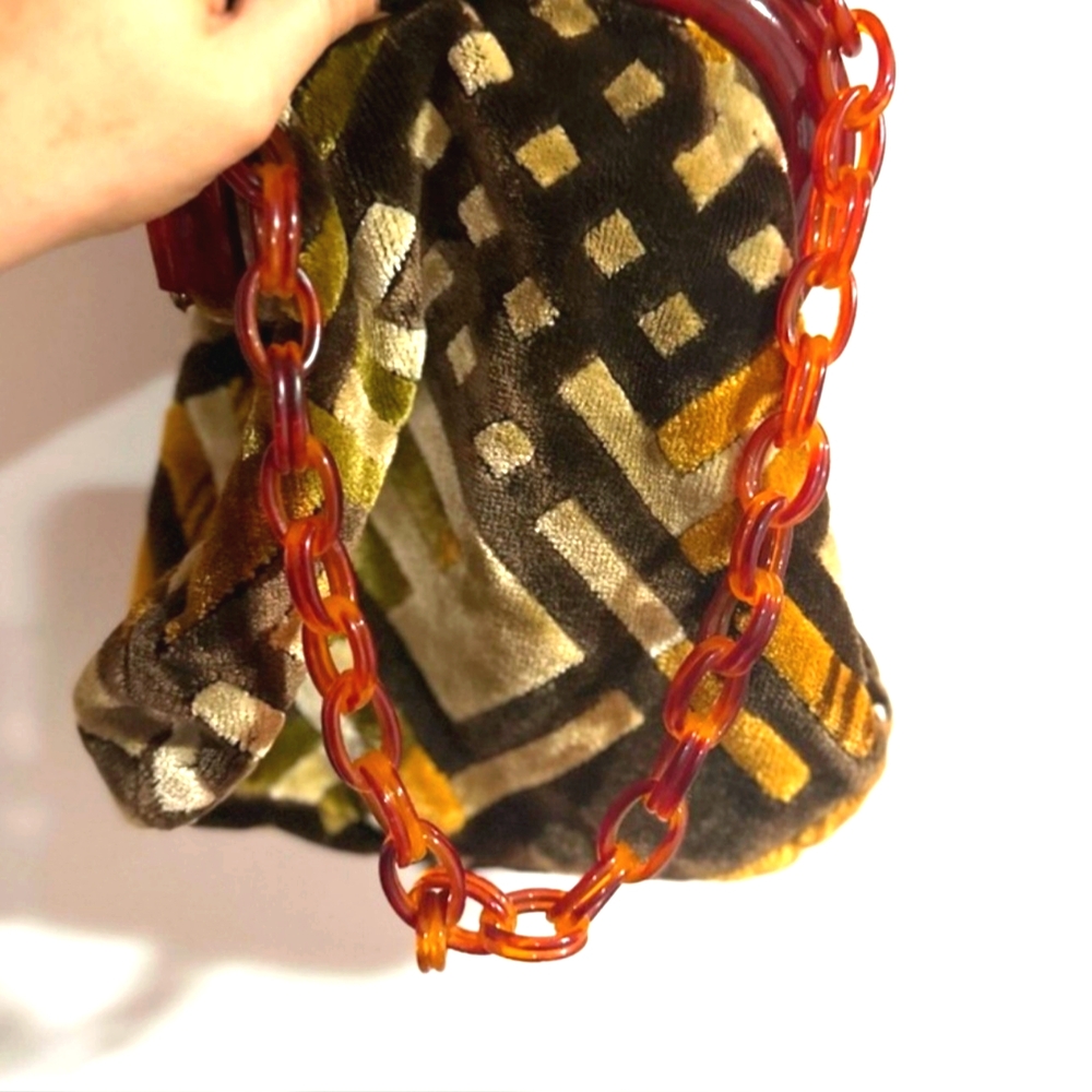 Vintage Carpet Lucite Shoulder Bag - Picture 2 of 4